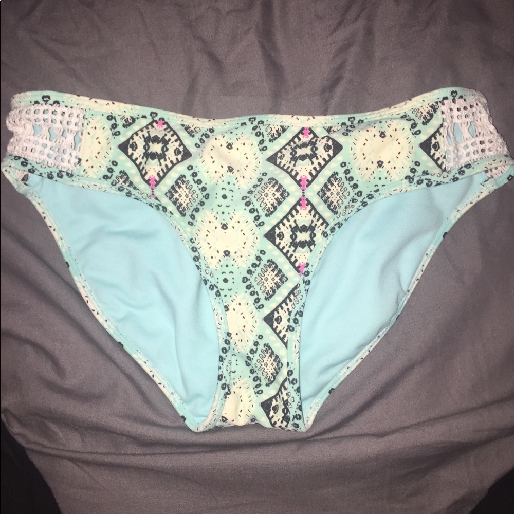 cute bikini bottoms!